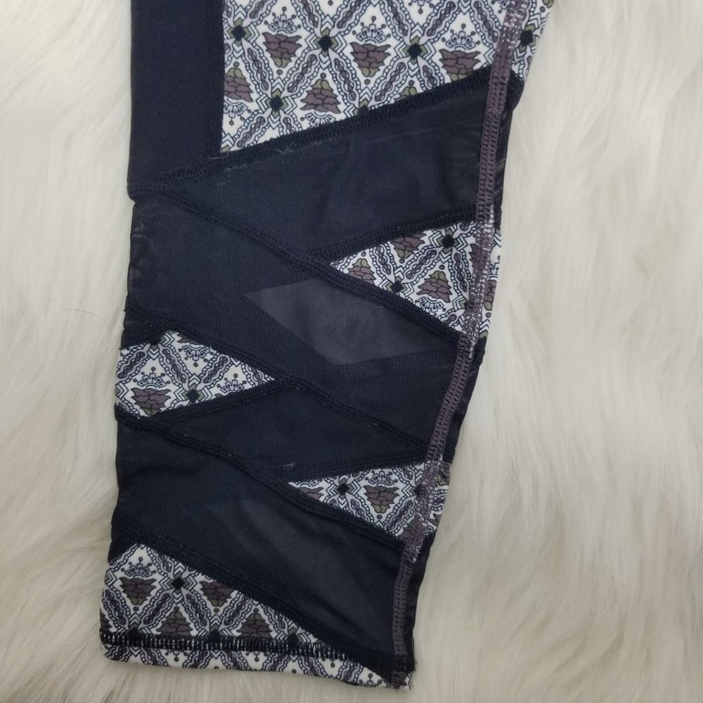 Athleta Damask Print Cropped Fitness Leggings - Picture 3 of 7